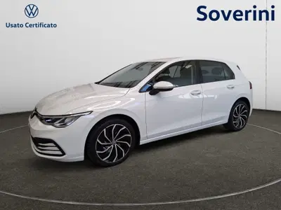 Volkswagen Golf 1.5 TGI DSG Life del 2020 usata a Bologna