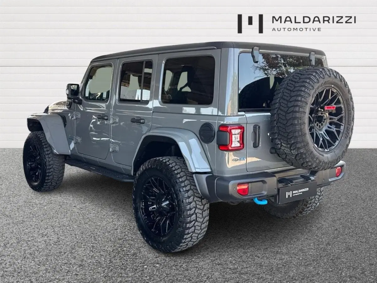 Jeep Wrangler Unlimited usata a Bari (4)