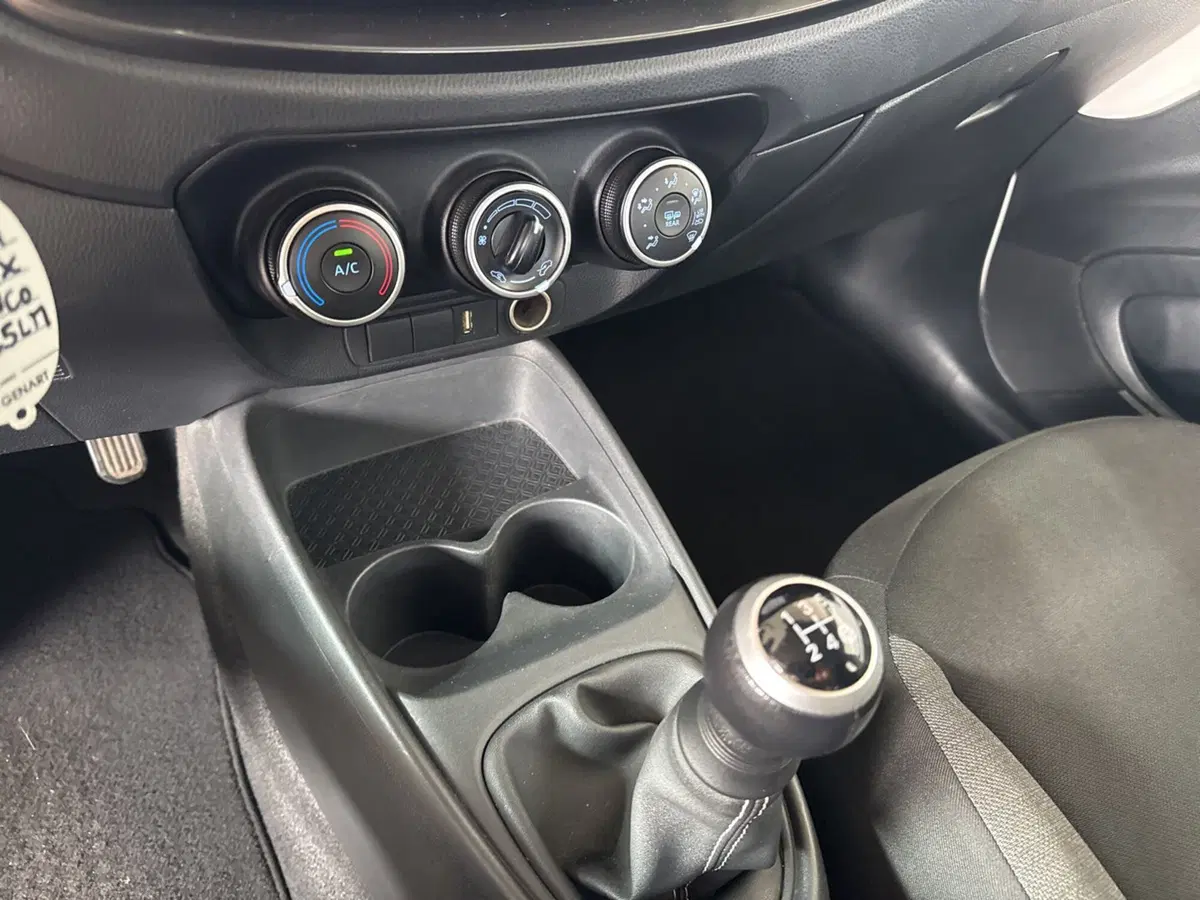 Toyota Aygo X usata a Ferrara (11)
