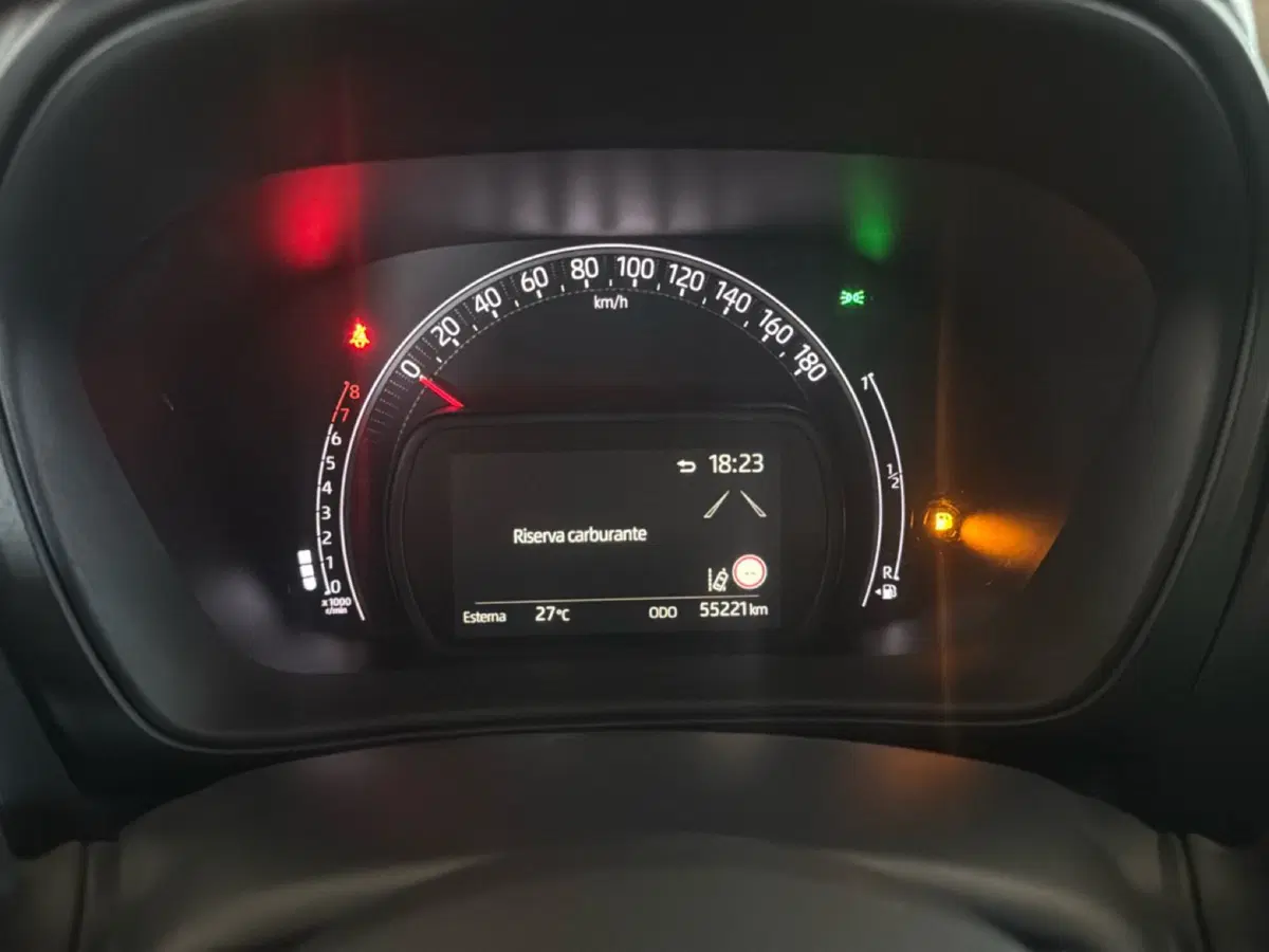 Toyota Aygo X usata a Ferrara (15)