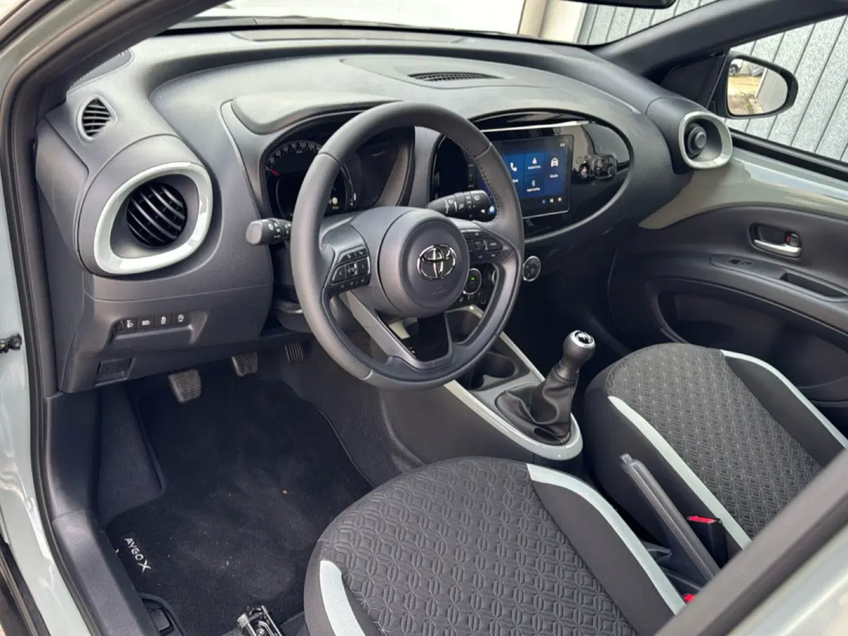 Toyota Aygo X nuova a Ferrara (10)
