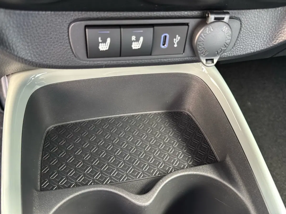 Toyota Aygo X nuova a Ferrara (15)