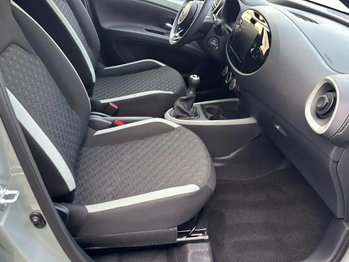Toyota Aygo X nuova a Ferrara (9)