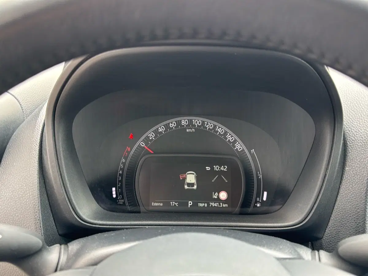 Toyota Aygo X usata a Ferrara (14)