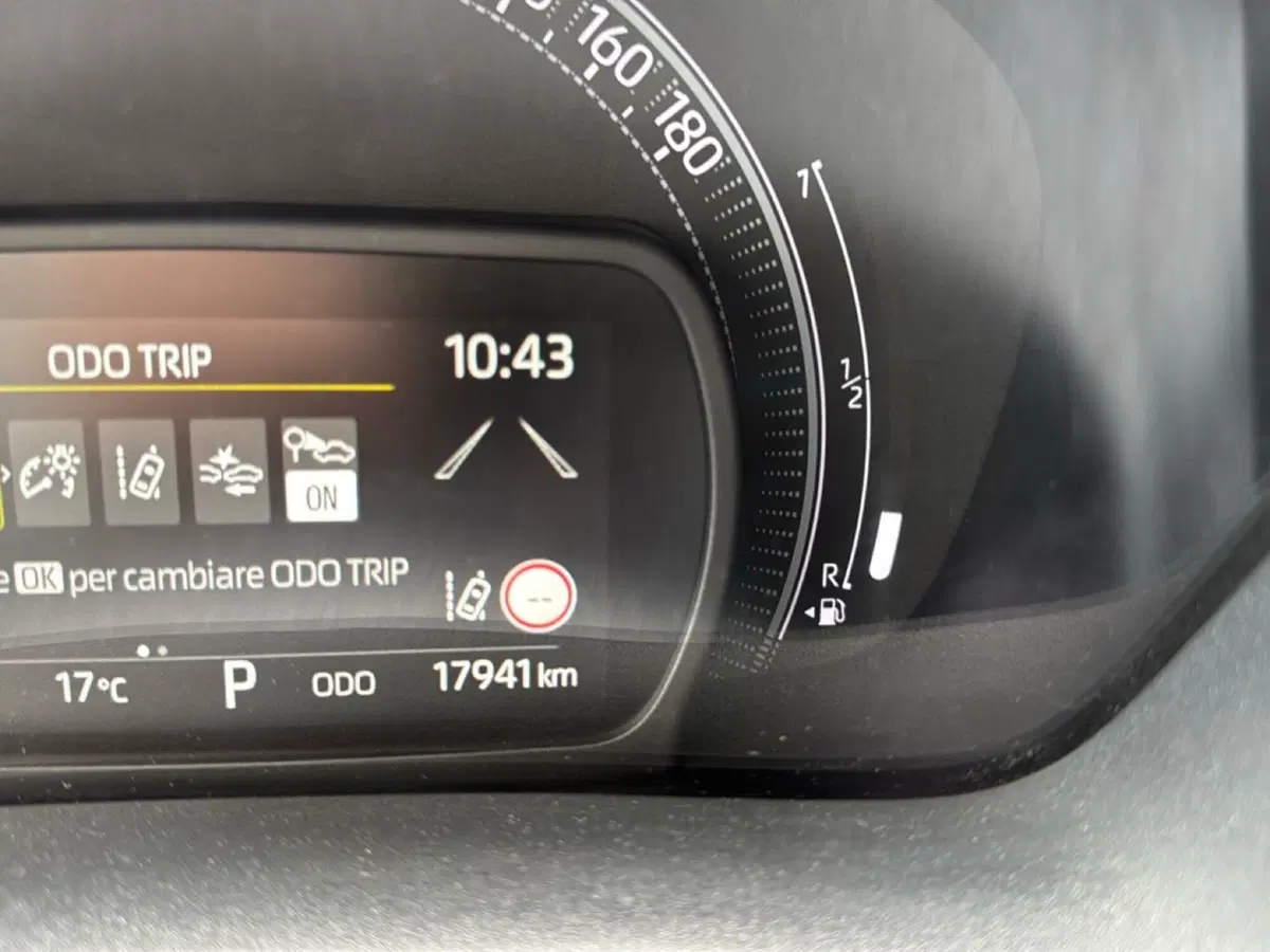 Toyota Aygo X usata a Ferrara (15)