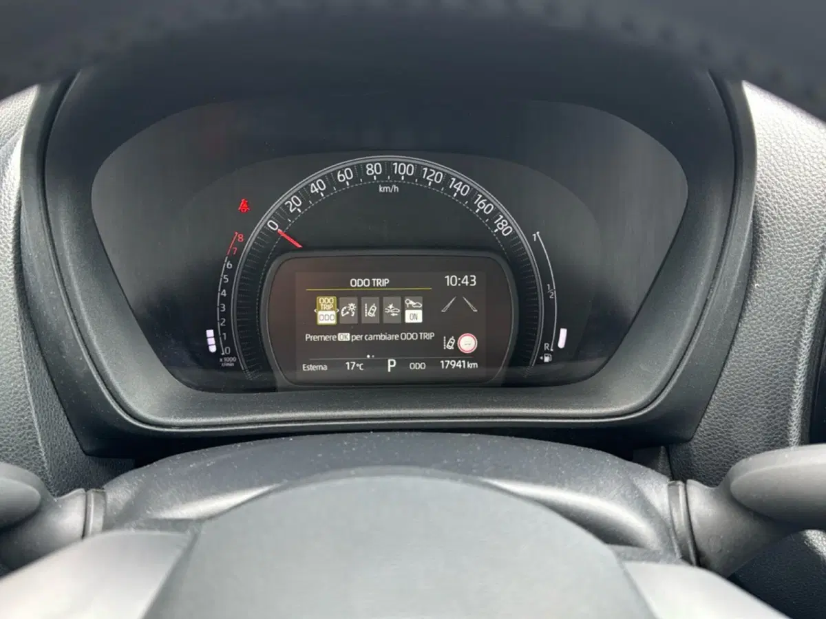 Toyota Aygo X usata a Ferrara (16)