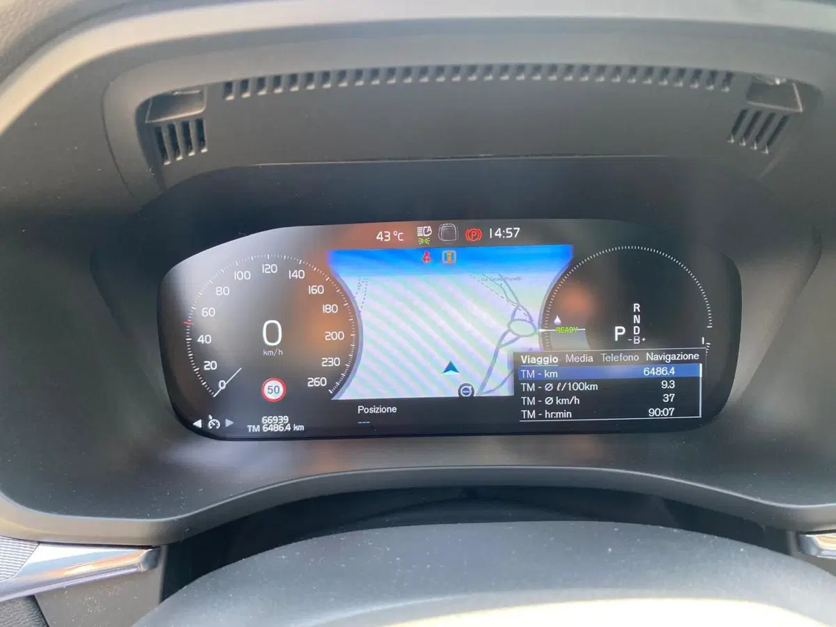 Volvo XC60 usata a Como (12)