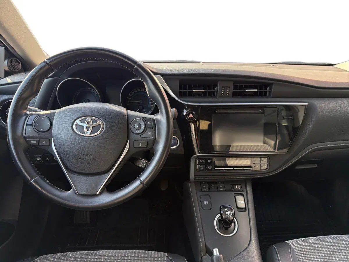Toyota Auris Station Wagon usata a Siena (12)