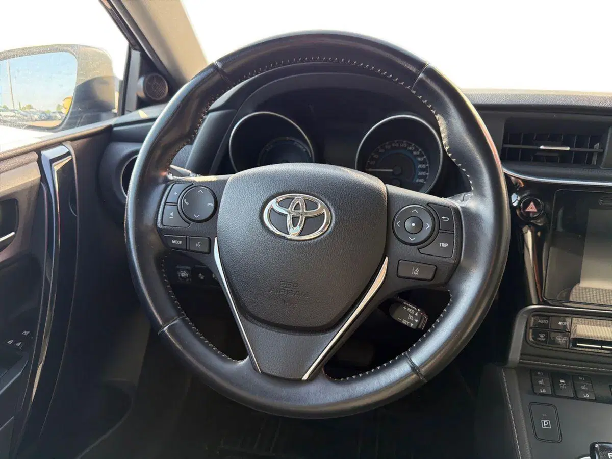 Toyota Auris Station Wagon usata a Siena (13)