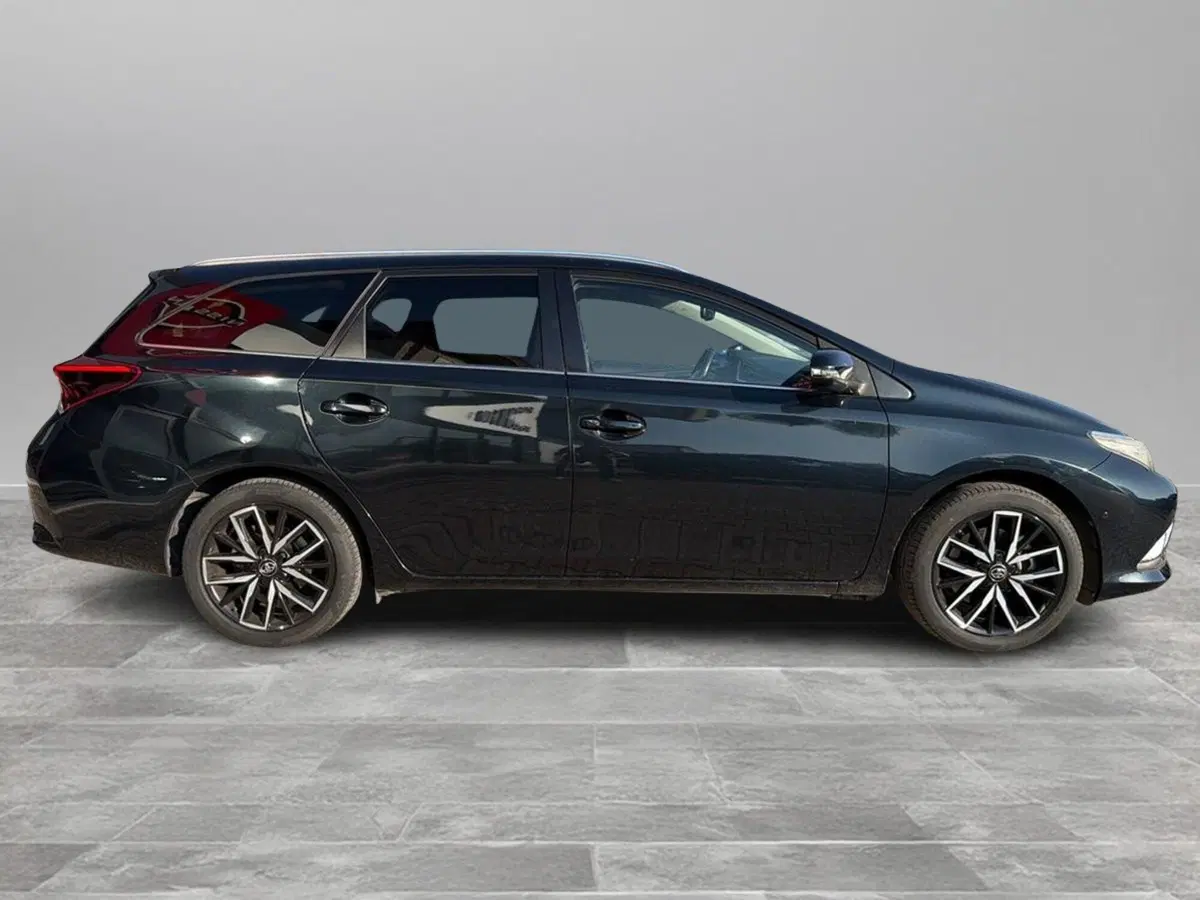 Toyota Auris Station Wagon usata a Siena (4)