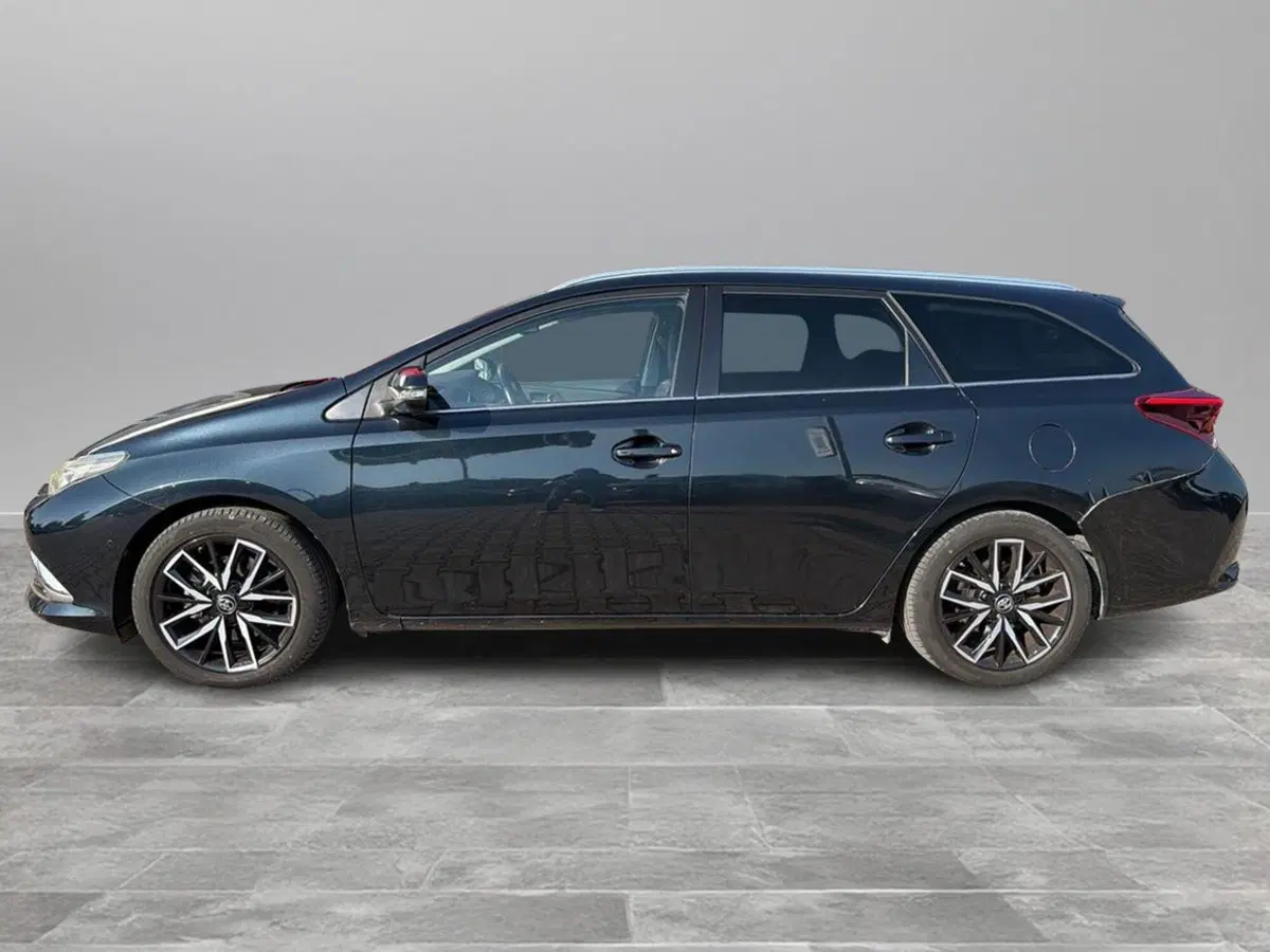 Toyota Auris Station Wagon usata a Siena (8)