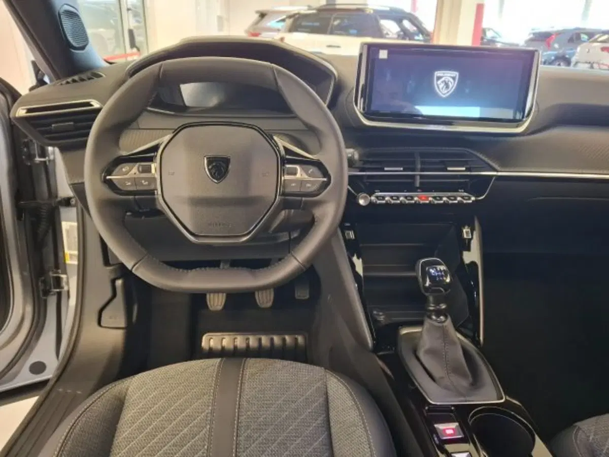 Peugeot 2008 nuova a Vicenza (10)