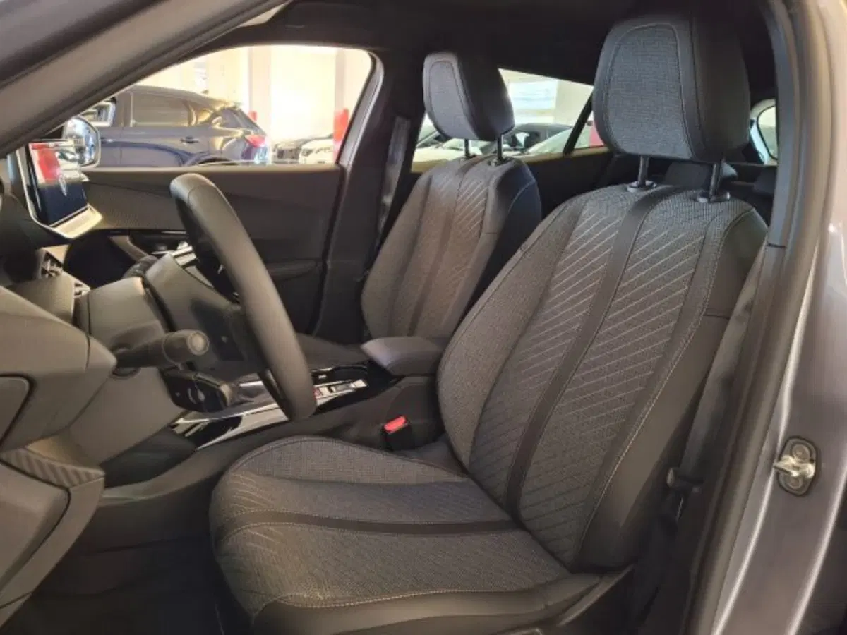 Peugeot 2008 nuova a Vicenza (8)