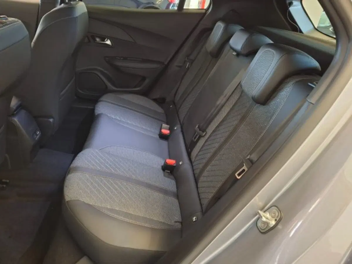 Peugeot 2008 nuova a Vicenza (9)