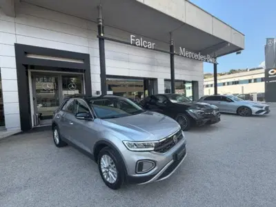 Volkswagen T-Roc 1.5 tsi Life dsg del 2024 usata a Potenza