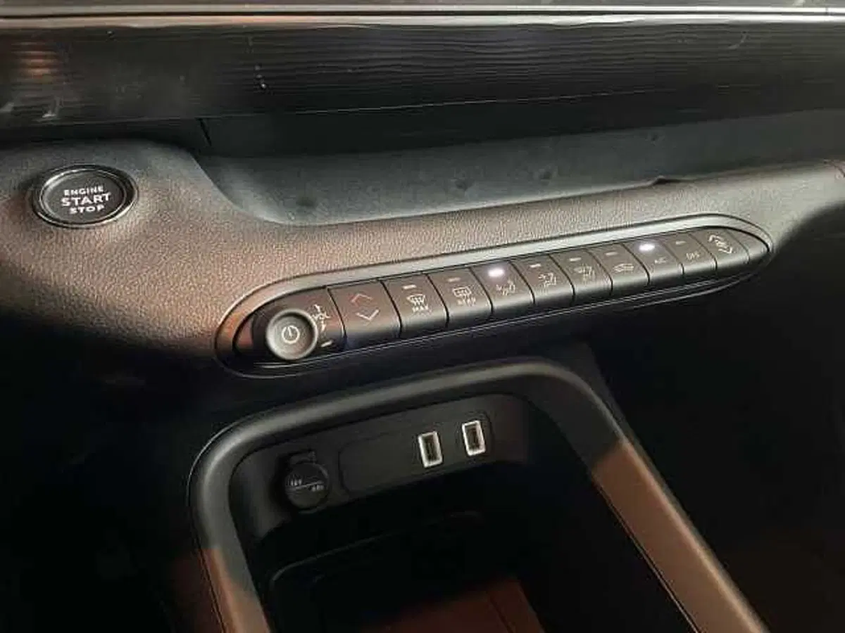 Jeep Avenger usata a Prato (15)