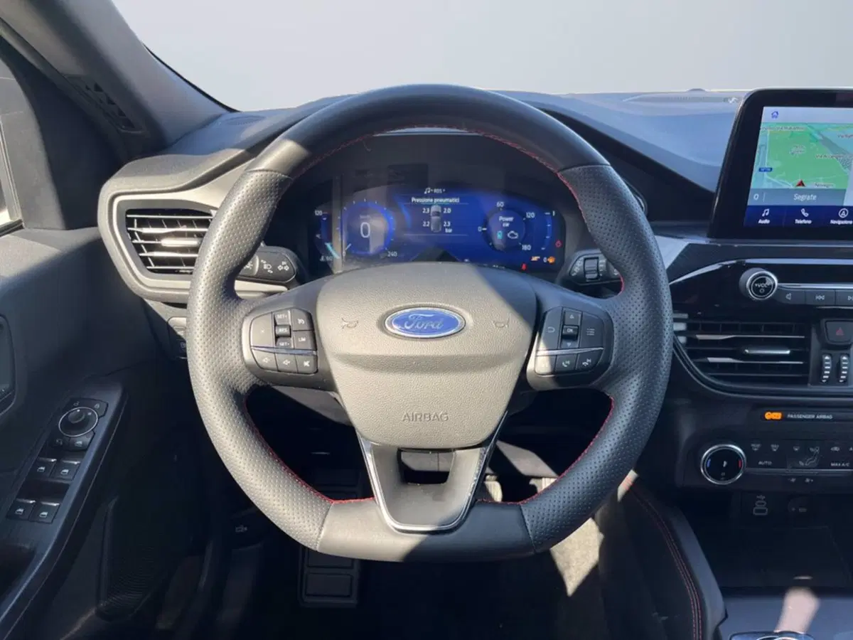 Ford Kuga usata a Milano (13)