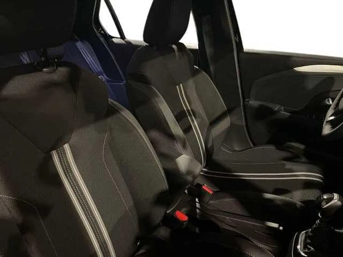 Opel Corsa nuova a Salerno (16)