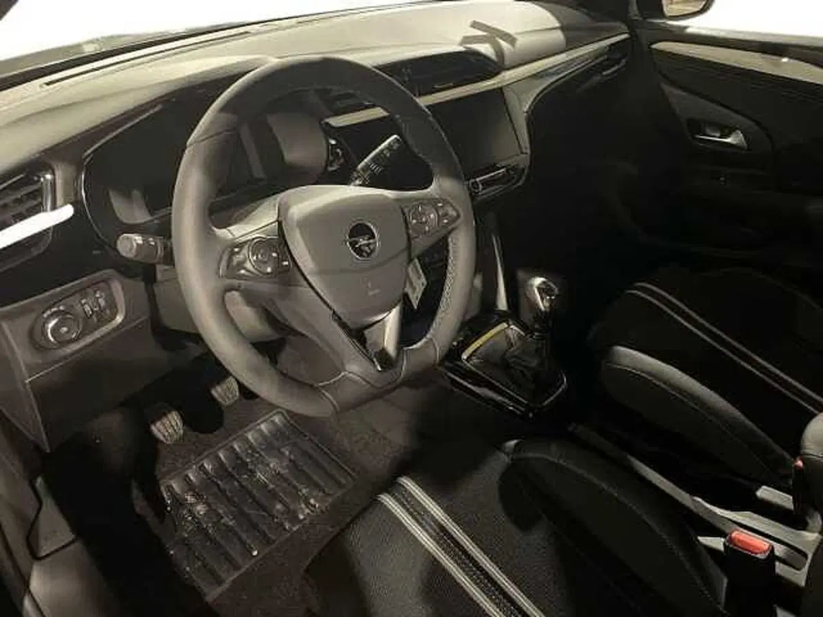 Opel Corsa nuova a Salerno (9)
