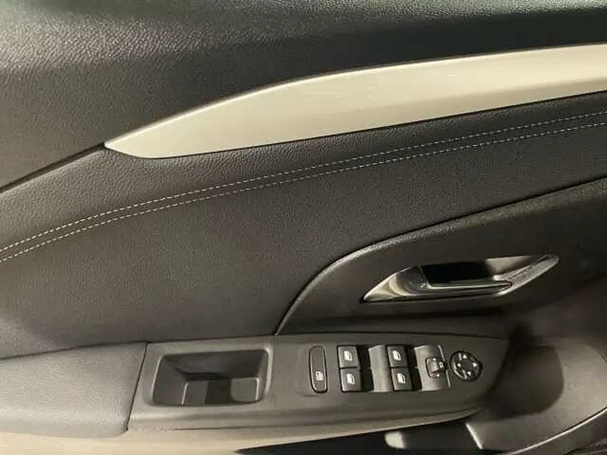 Opel Corsa nuova a Salerno (13)