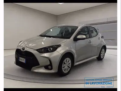 Toyota Yaris 1.5 Hybrid 5 porte Premiere del 2023 usata a Catania