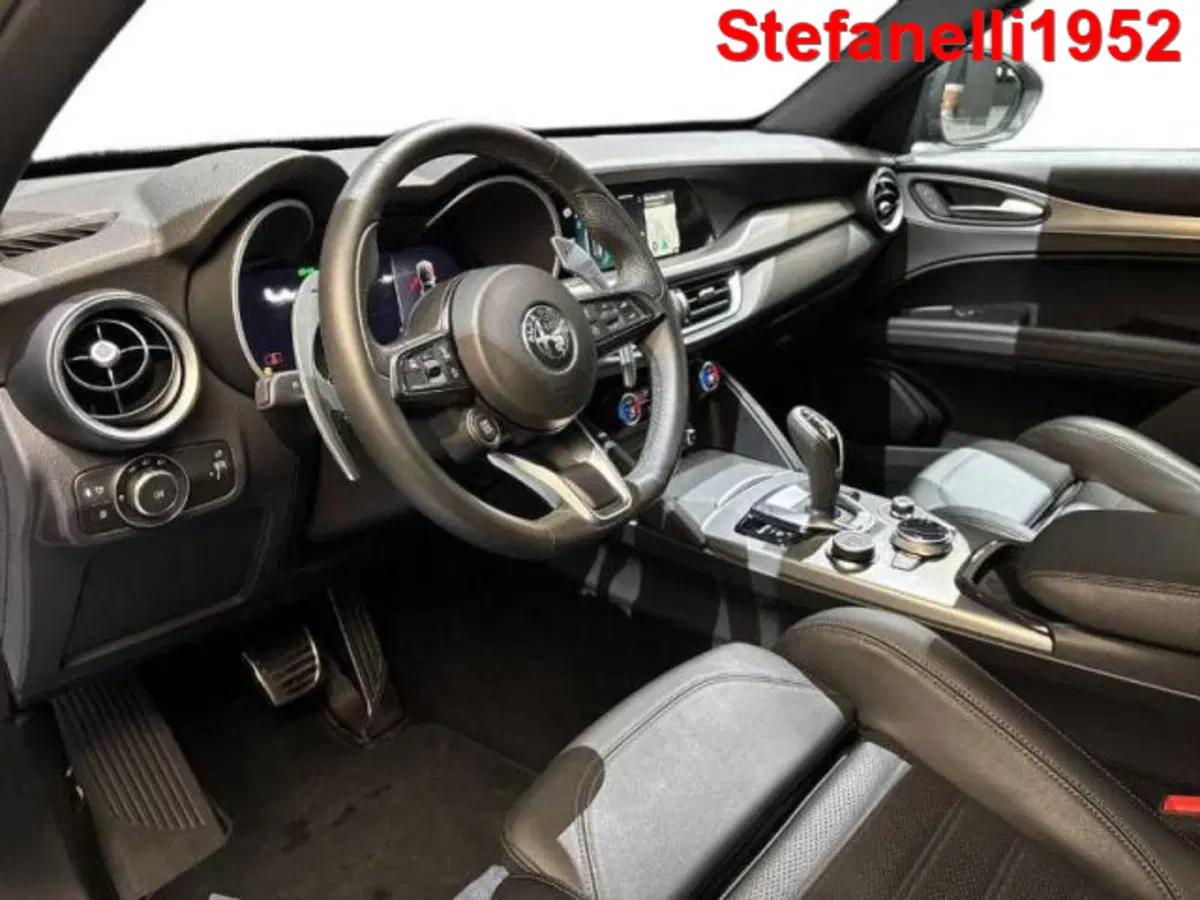 Alfa Romeo Stelvio usata a Bologna (11)