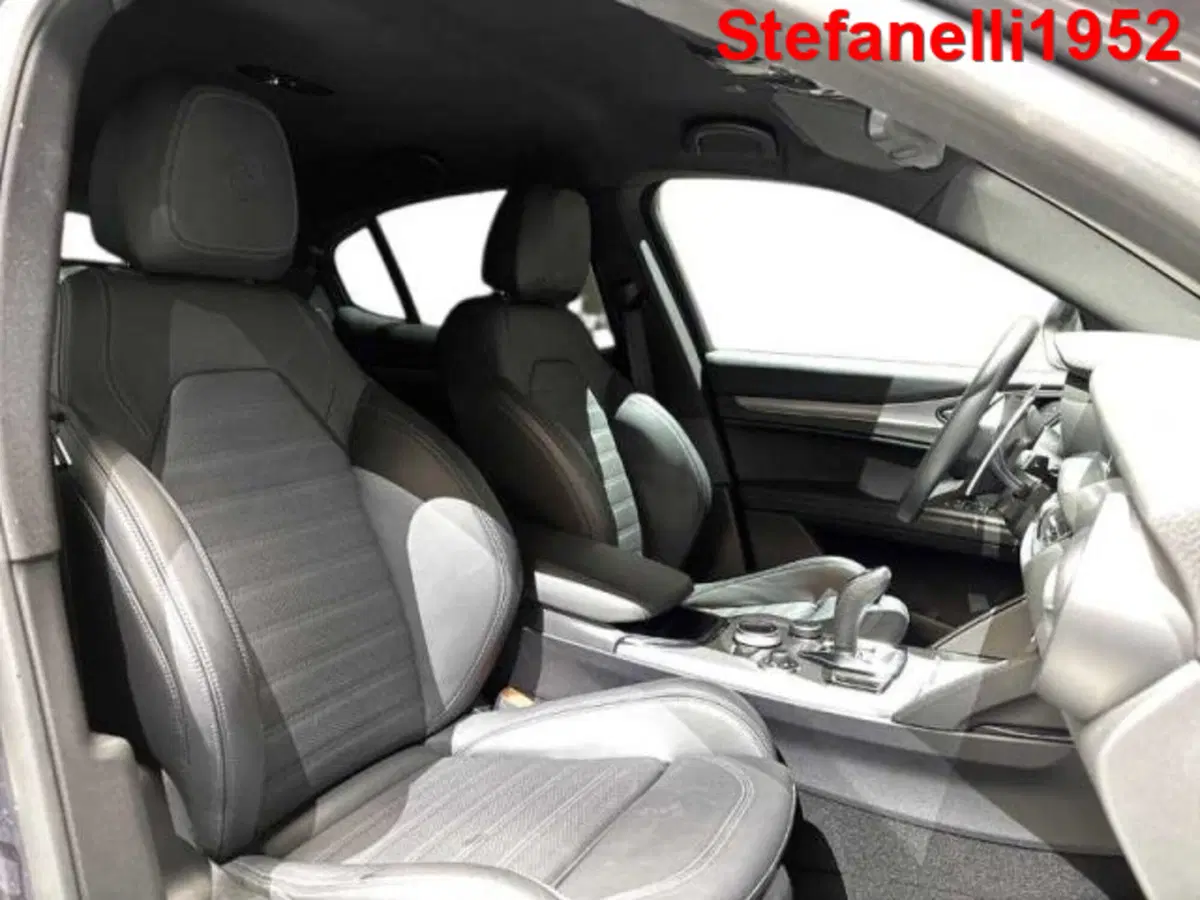 Alfa Romeo Stelvio usata a Bologna (16)