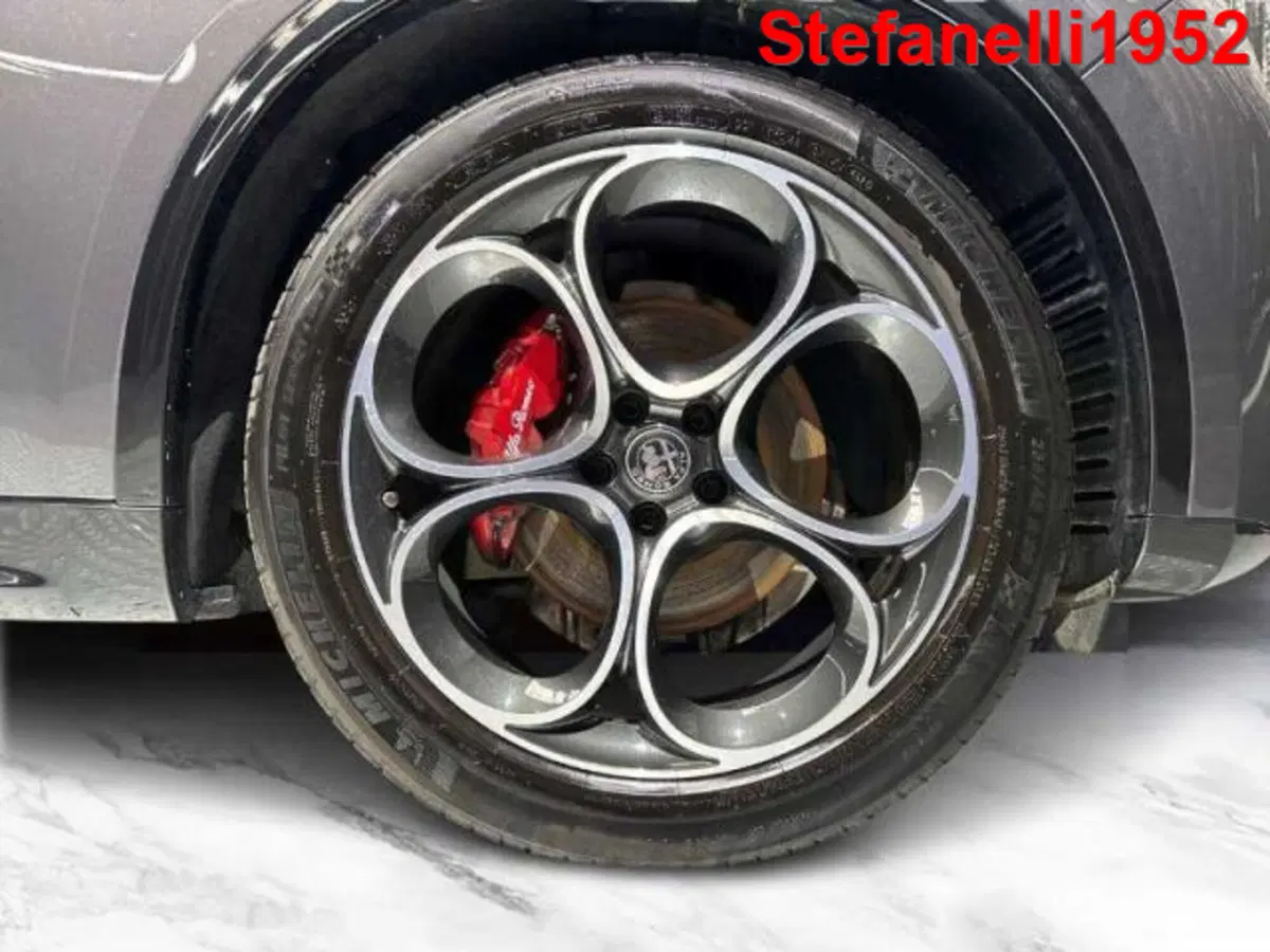 Alfa Romeo Stelvio usata a Bologna (8)