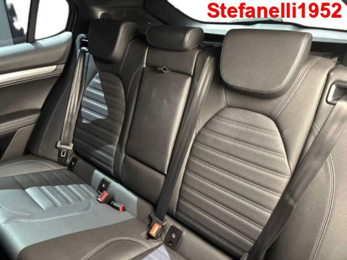 Alfa Romeo Stelvio usata a Bologna (9)