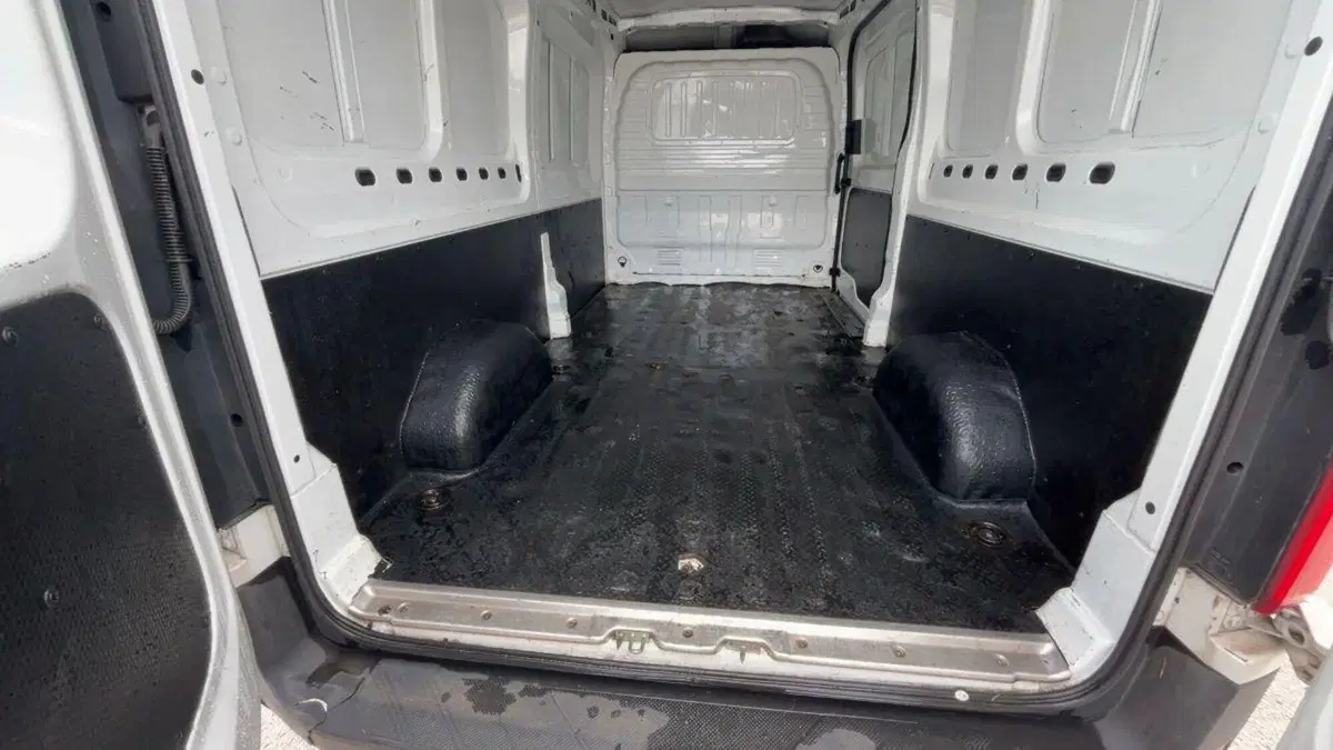 Maxus Deliver Furgone usata a Milano (7)