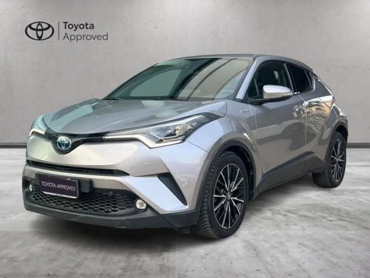 Toyota Toyota C-HR nuova a Sassari