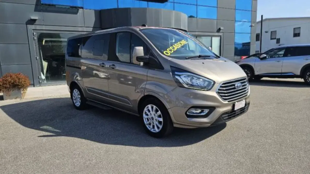 Ford Tourneo Custom usata a Lucca (2)