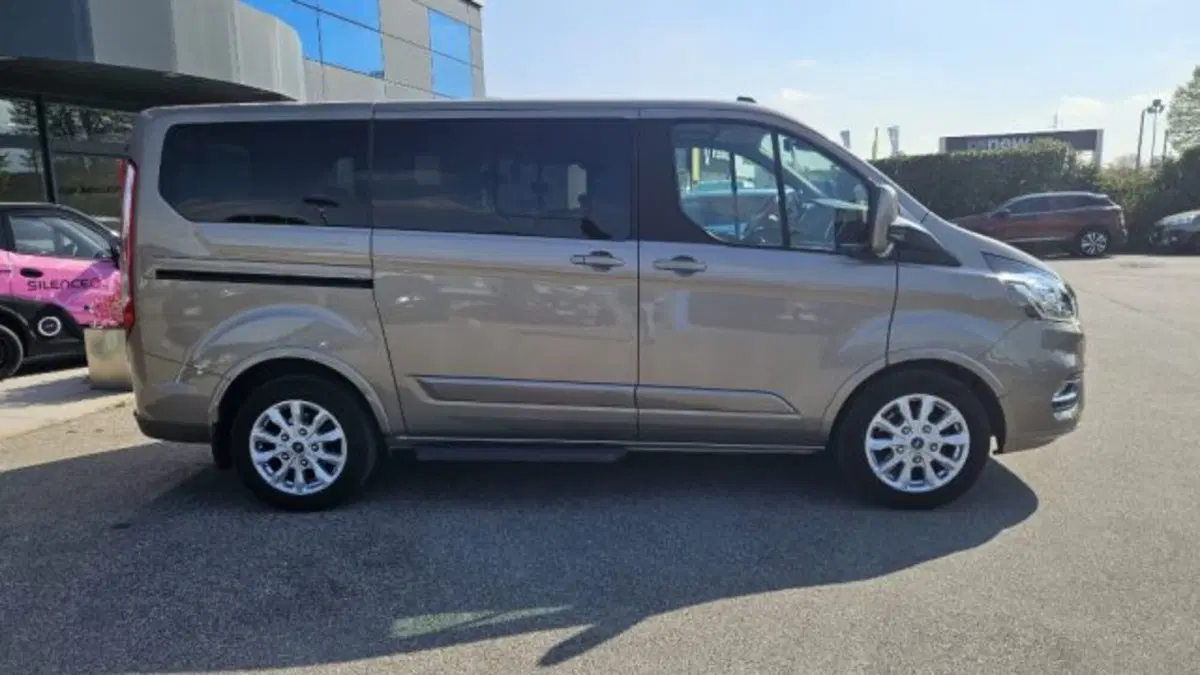 Ford Tourneo Custom usata a Lucca (3)