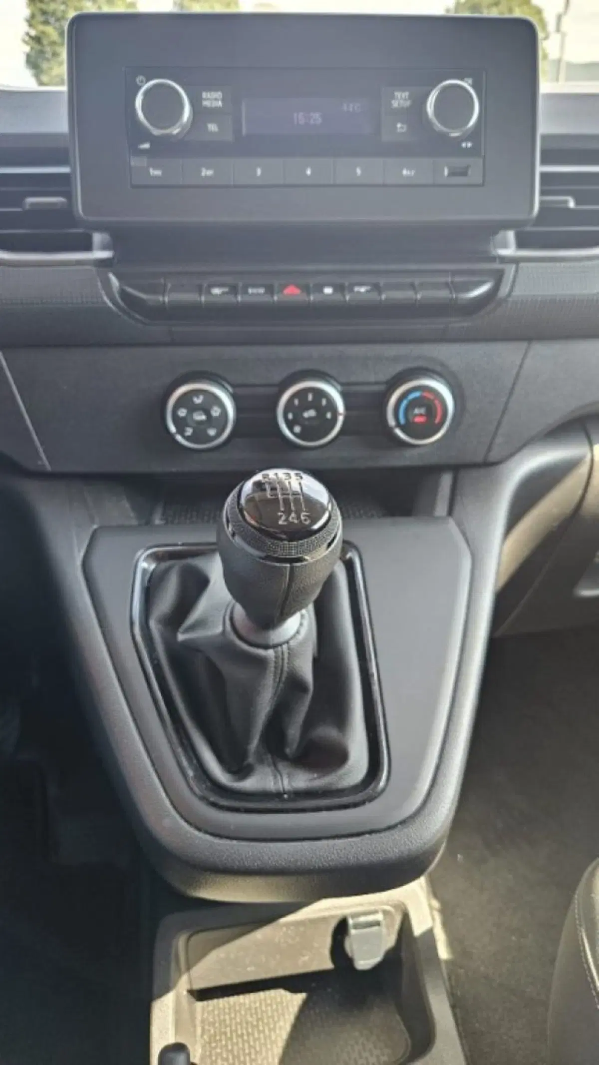 Nissan Townstar usata a Lucca (12)