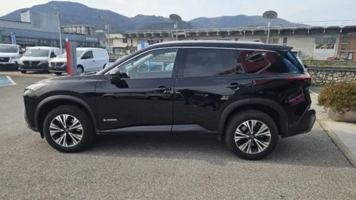Nissan X-Trail usata a Lucca (6)