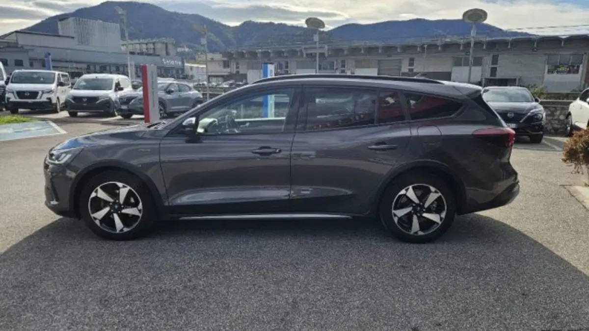Ford Focus Station Wagon usata a Lucca (7)