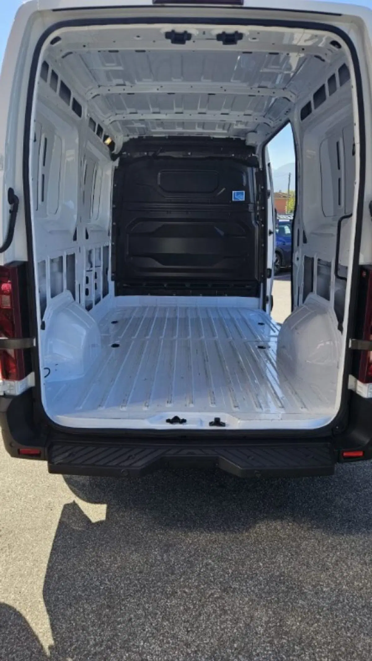 Nissan Interstar Furgone usata a Lucca (18)
