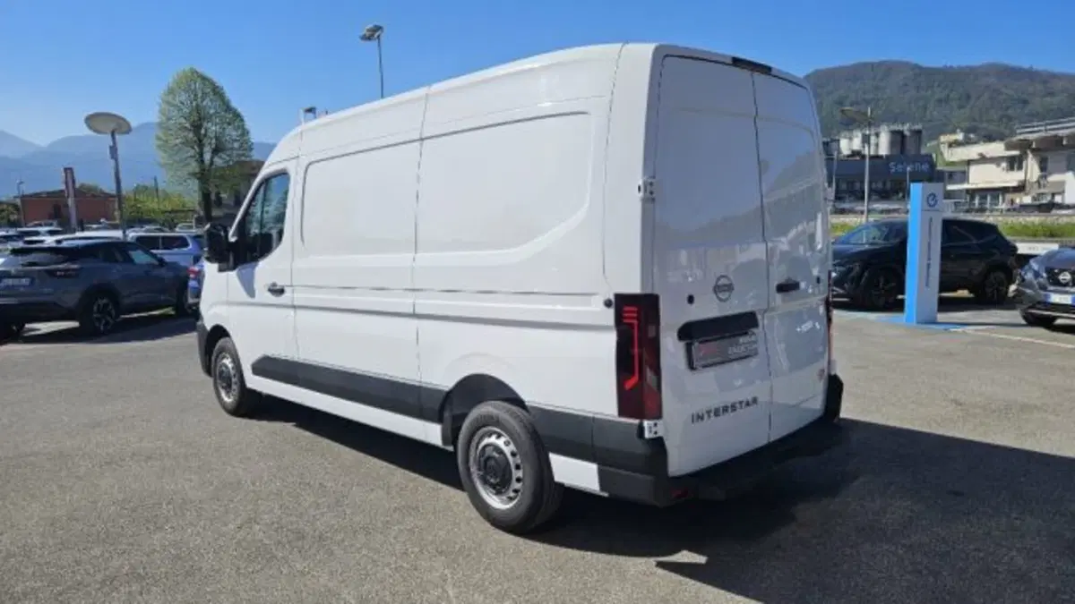 Nissan Interstar Furgone usata a Lucca (6)