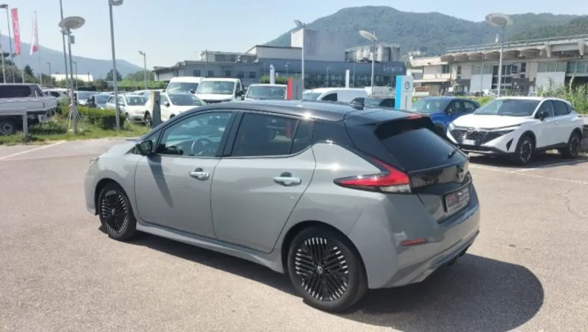Nissan Leaf usata a Lucca (7)