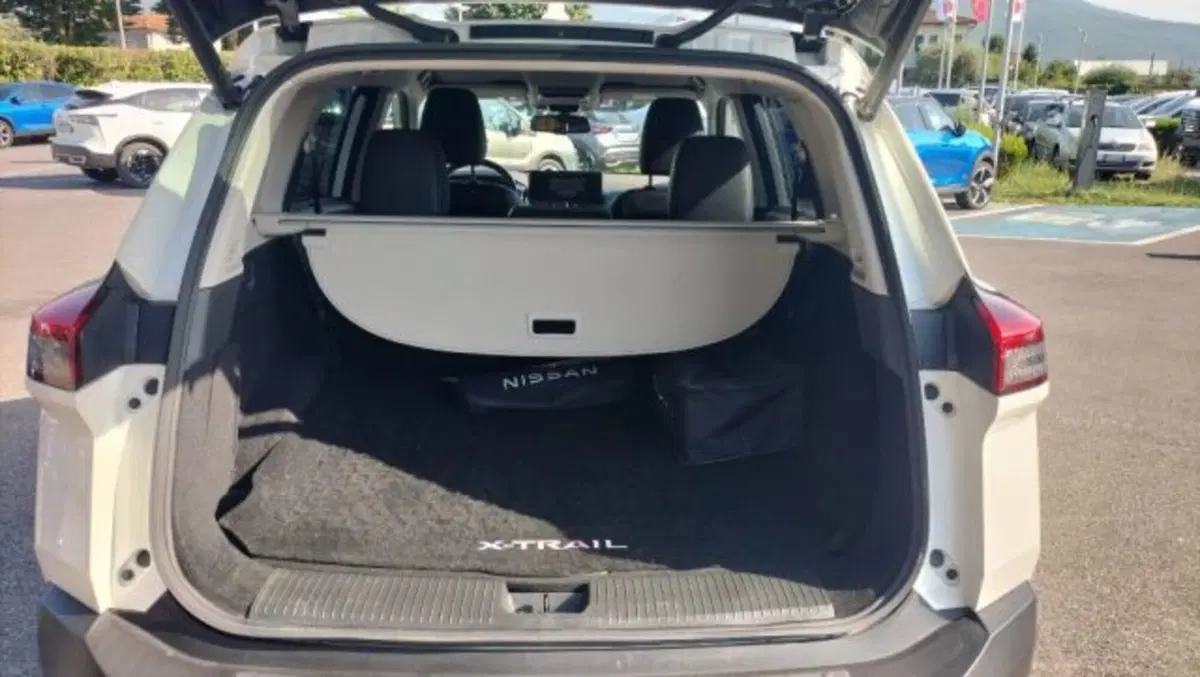 Nissan X-Trail usata a Lucca (12)