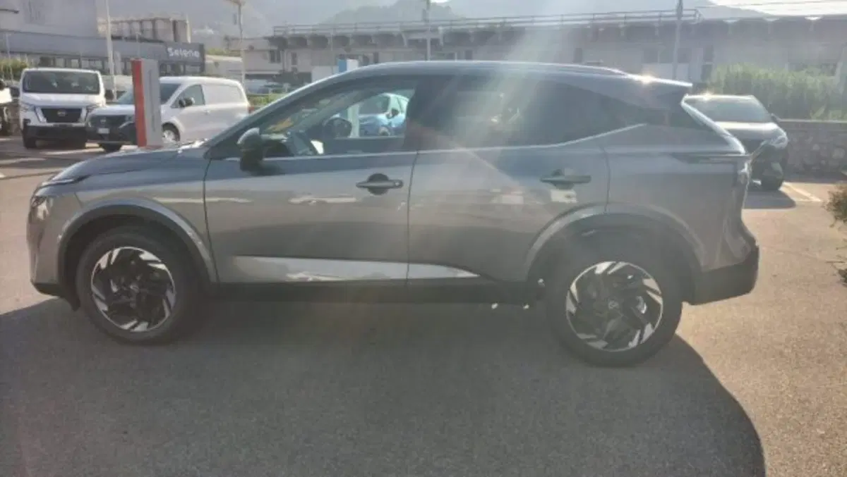 Nissan Qashqai nuova a Lucca (5)