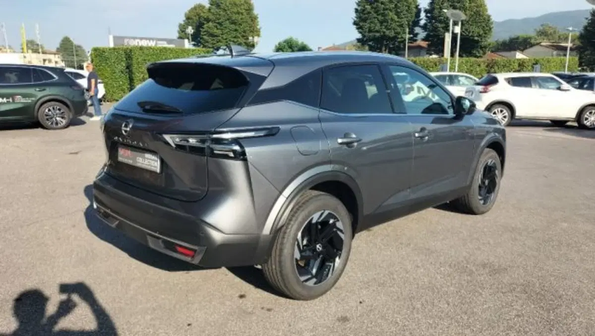Nissan Qashqai nuova a Lucca (9)