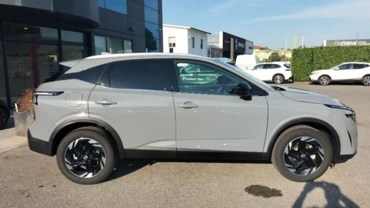 Nissan Qashqai nuova a Lucca (3)