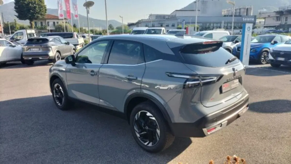Nissan Qashqai nuova a Lucca (8)