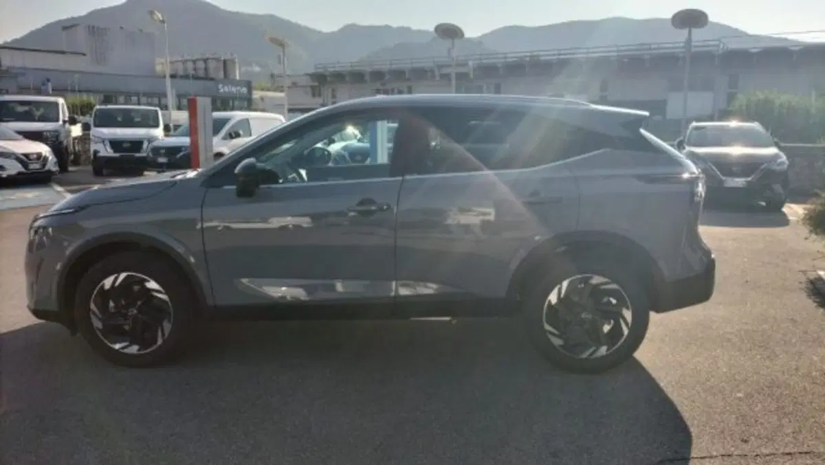 Nissan Qashqai nuova a Lucca (9)