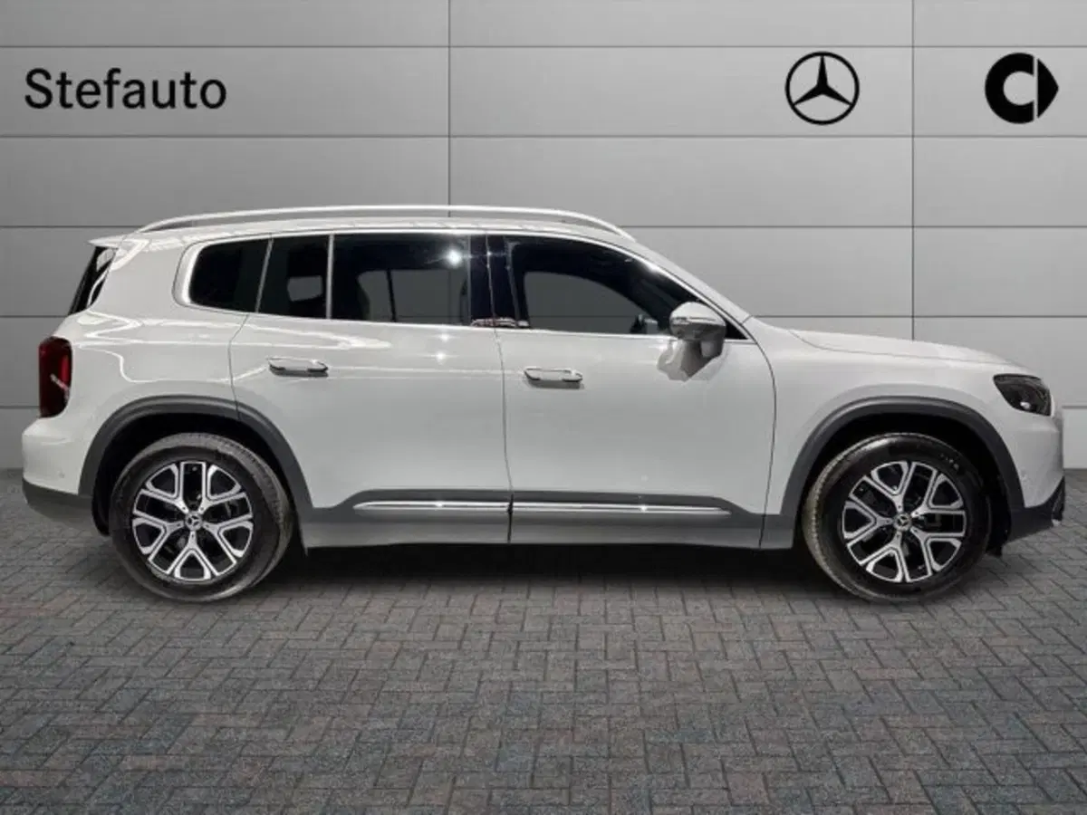 Mercedes-Benz GLB nuova a Bologna (2)