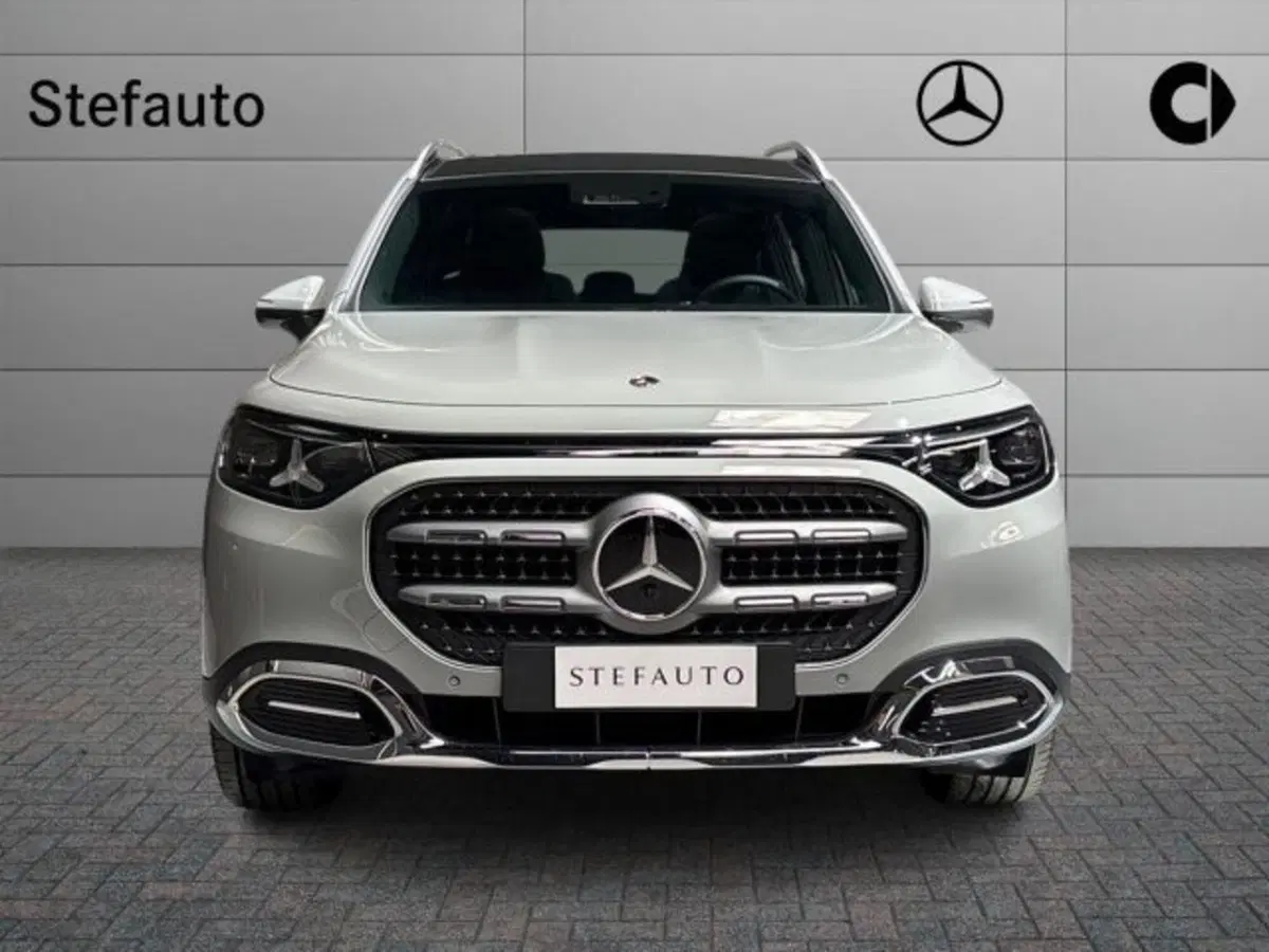 Mercedes-Benz GLB nuova a Bologna (4)