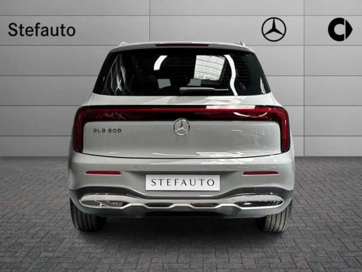 Mercedes-Benz GLB nuova a Bologna (6)