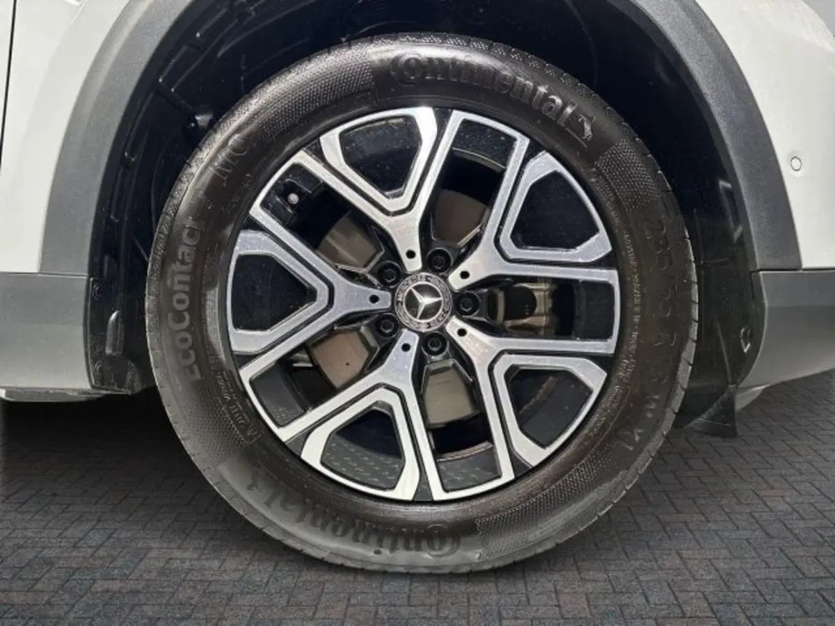Mercedes-Benz GLB nuova a Bologna (8)