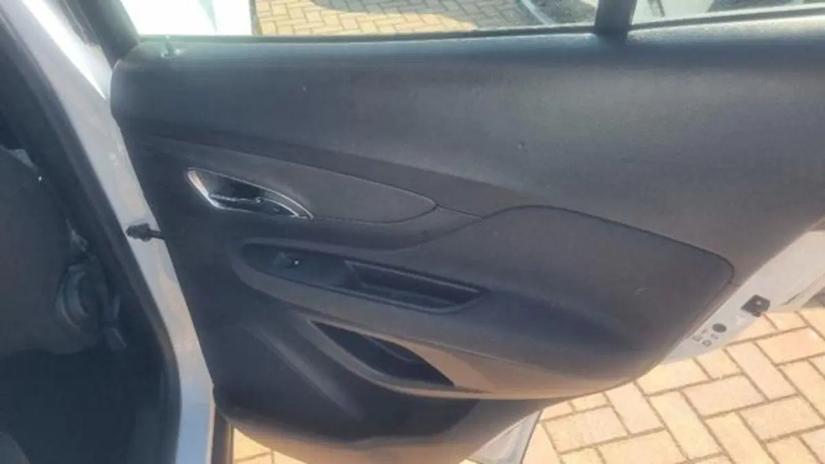 Opel Mokka usata a Savona (16)
